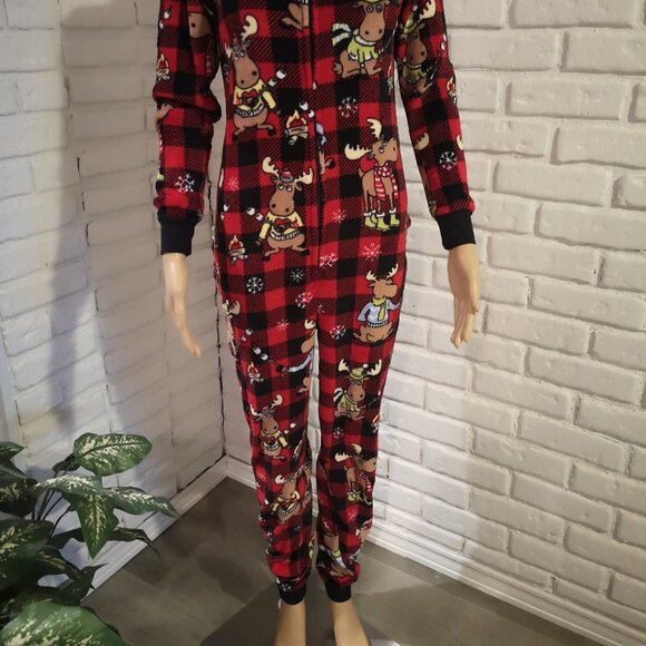 Secret Treasures Sleepwear Ladies Size XS Red & Black Moose Print Fleece Onesie - Picture 2 of 10